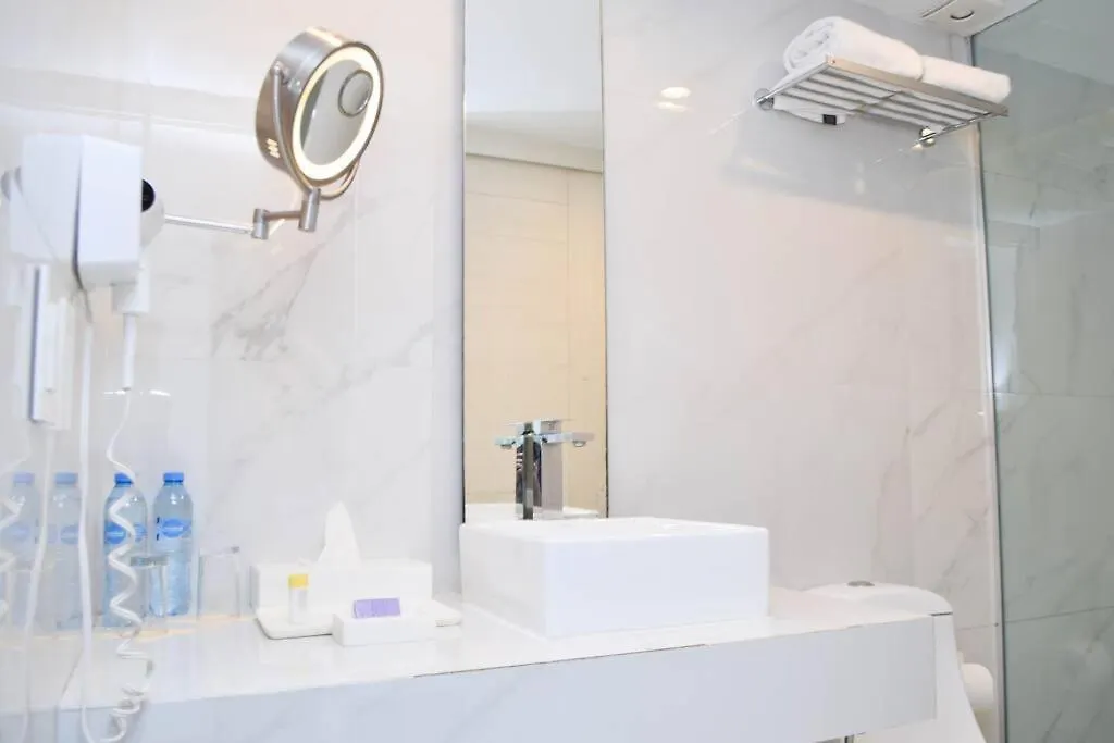 Suite At The Best Beach, Balcony, Stunning Views, Gym, Jacuzi, Pool Cancun 0*,  Mexico