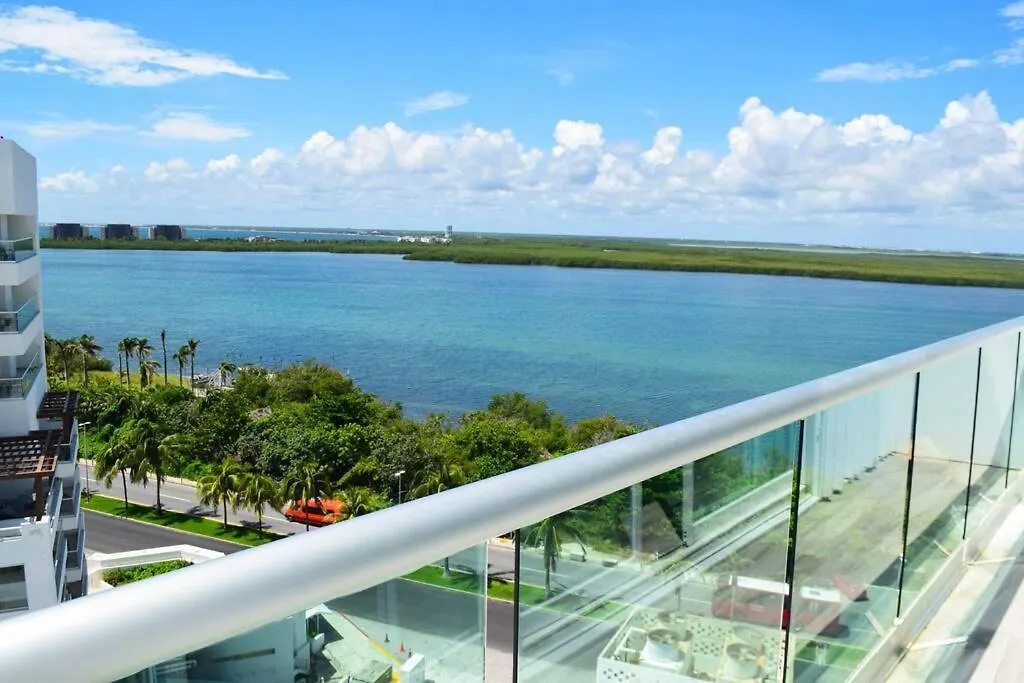 Apartment Suite At The Best Beach, Balcony, Stunning Views, Gym, Jacuzi, Pool Cancun Mexico
