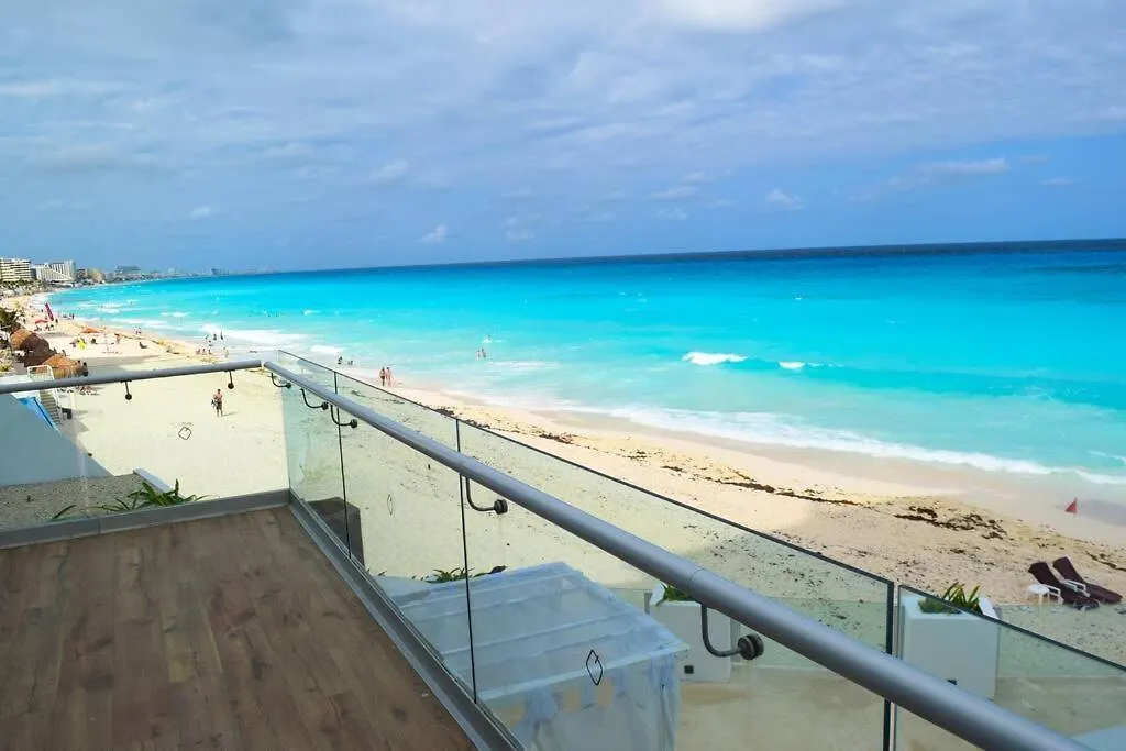Suite At The Best Beach, Balcony, Stunning Views, Gym, Jacuzi, Pool Cancun
