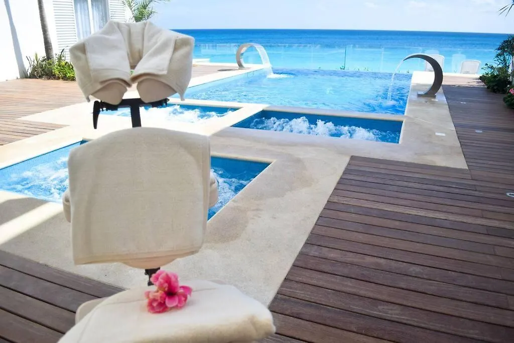 Suite At The Best Beach, Balcony, Stunning Views, Gym, Jacuzi, Pool Cancun