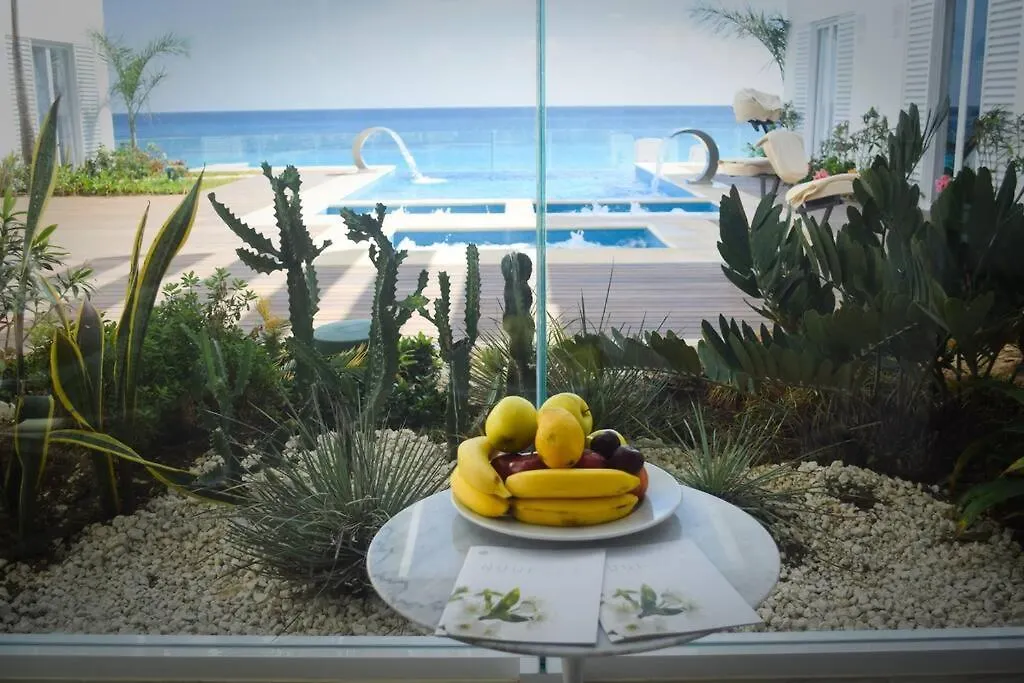 Suite At The Best Beach, Balcony, Stunning Views, Gym, Jacuzi, Pool Cancun 0*,  Mexico