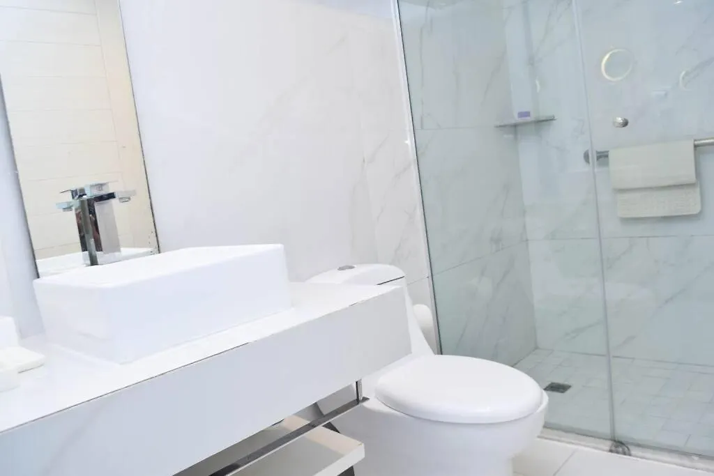 Suite At The Best Beach, Balcony, Stunning Views, Gym, Jacuzi, Pool Cancun Apartment