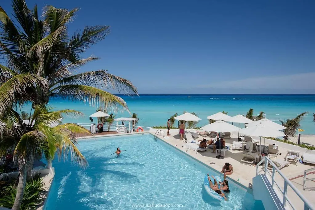 Apartment Suite At The Best Beach, Balcony, Stunning Views, Gym, Jacuzi, Pool Cancun