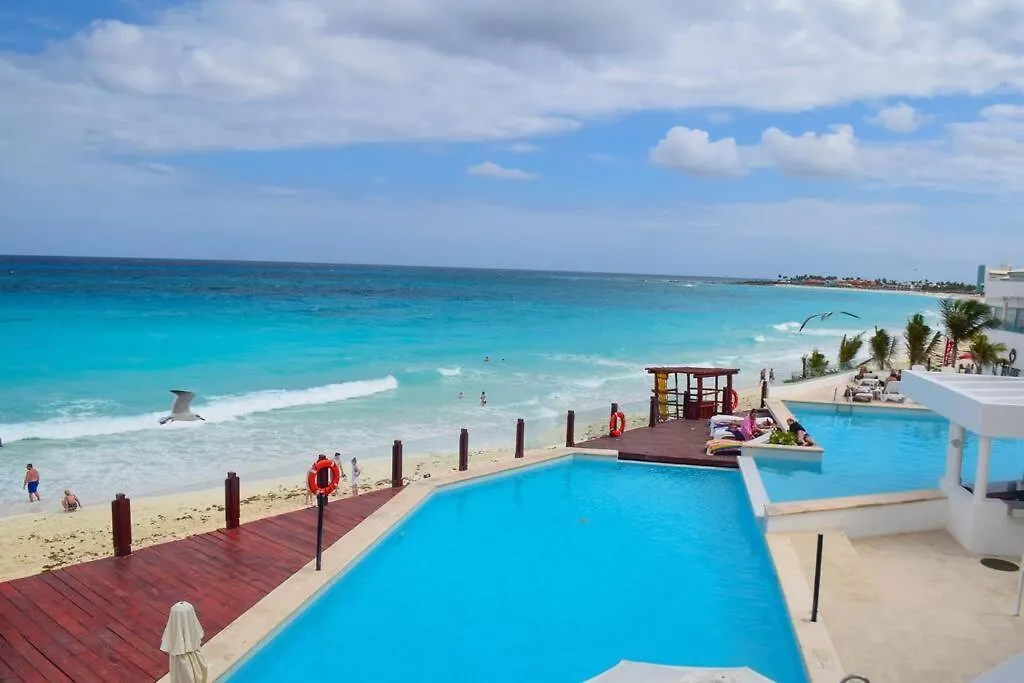 Apartment Suite At The Best Beach, Balcony, Stunning Views, Gym, Jacuzi, Pool Cancun