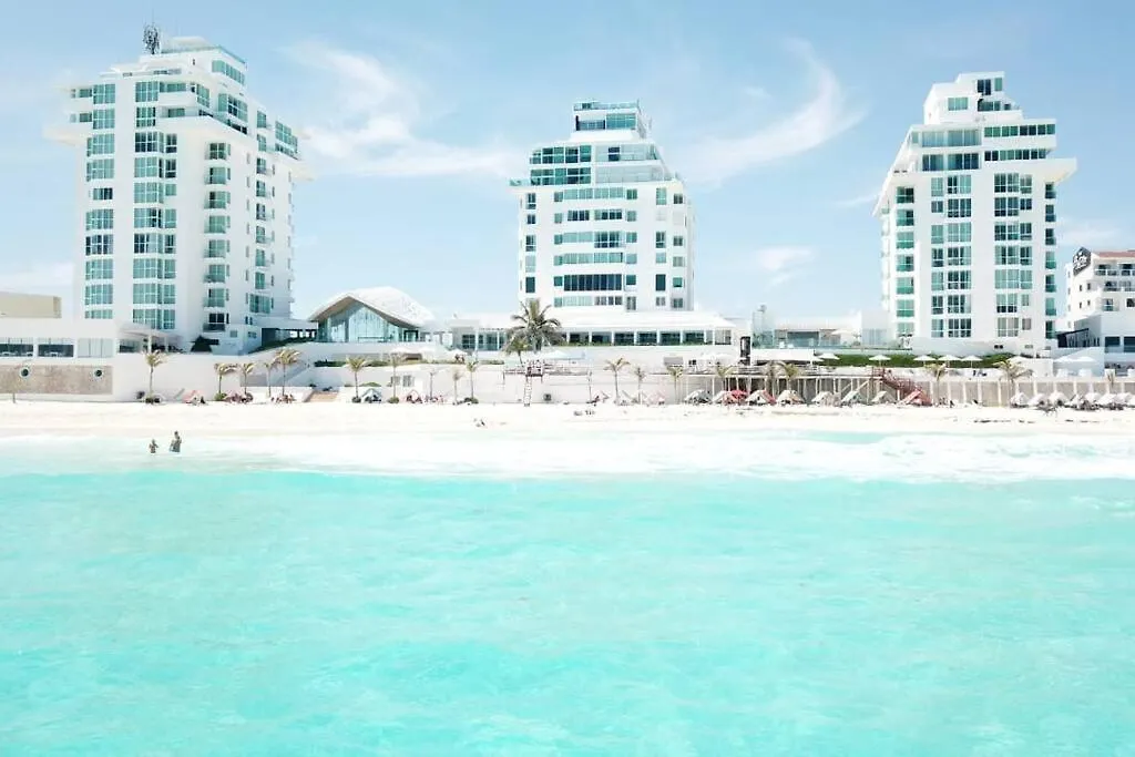 Apartment Suite At The Best Beach, Balcony, Stunning Views, Gym, Jacuzi, Pool Cancun