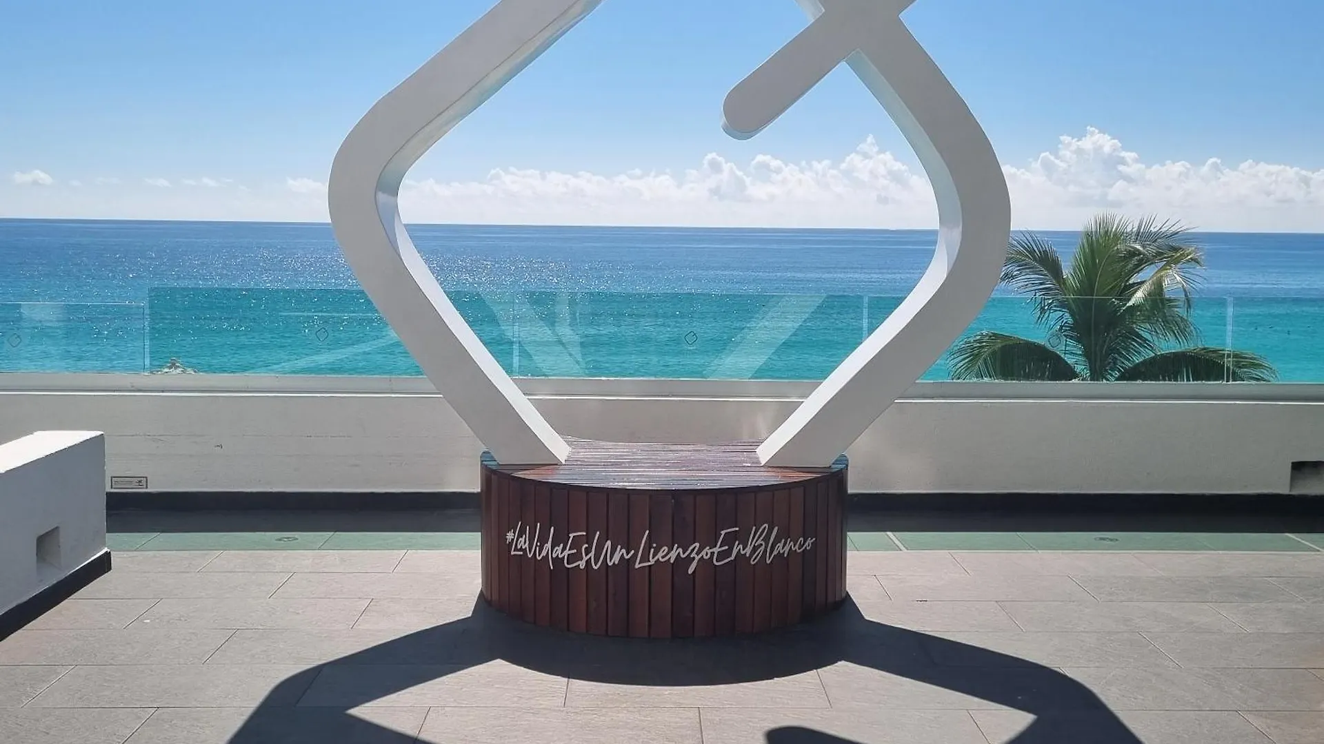 Suite At The Best Beach, Balcony, Stunning Views, Gym, Jacuzi, Pool Cancun 0*,  Mexico