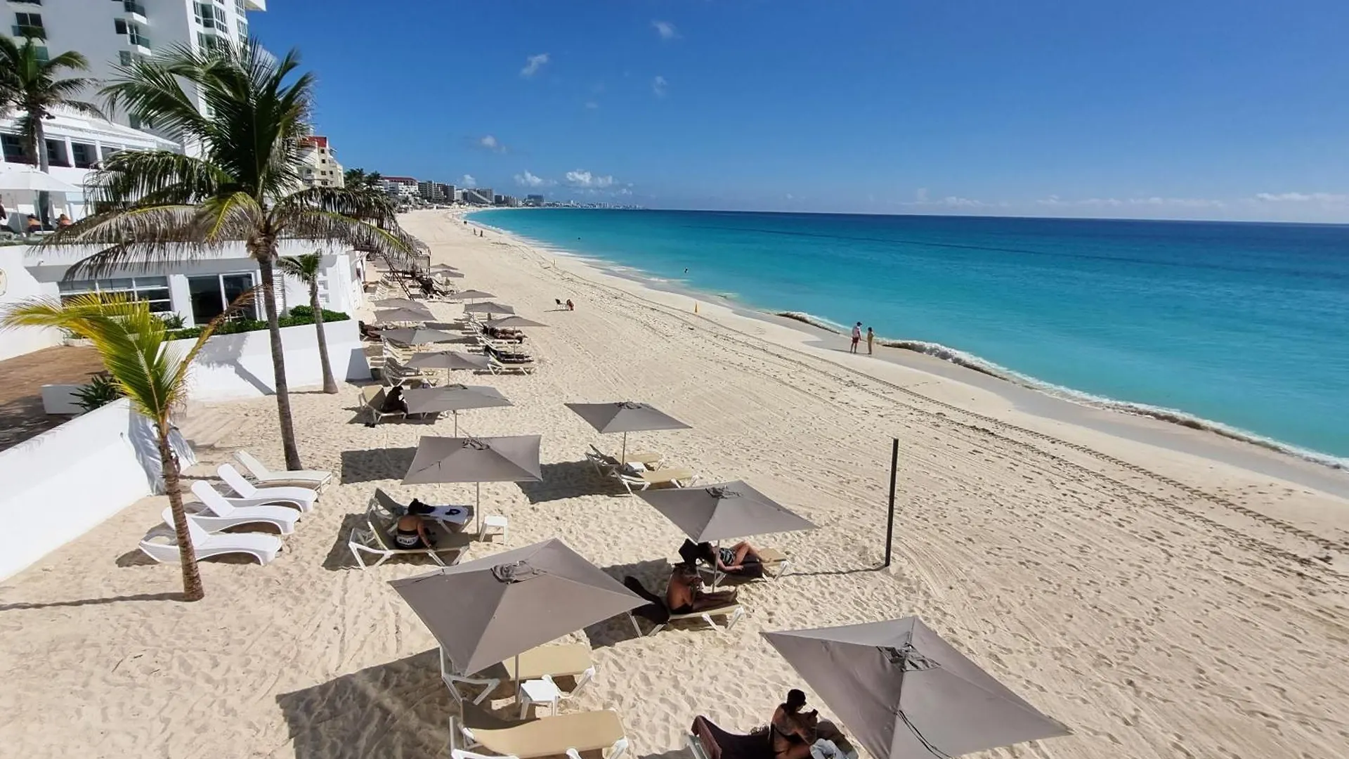 Apartment Suite At The Best Beach, Balcony, Stunning Views, Gym, Jacuzi, Pool Cancun Mexico