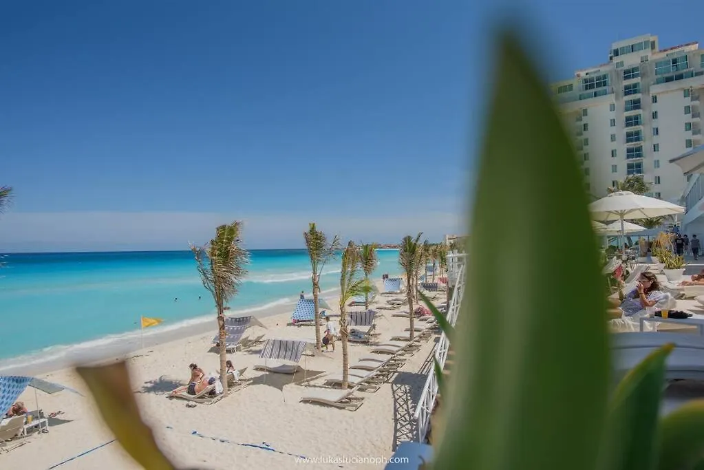 Suite At The Best Beach, Balcony, Stunning Views, Gym, Jacuzi, Pool Cancún 0*,