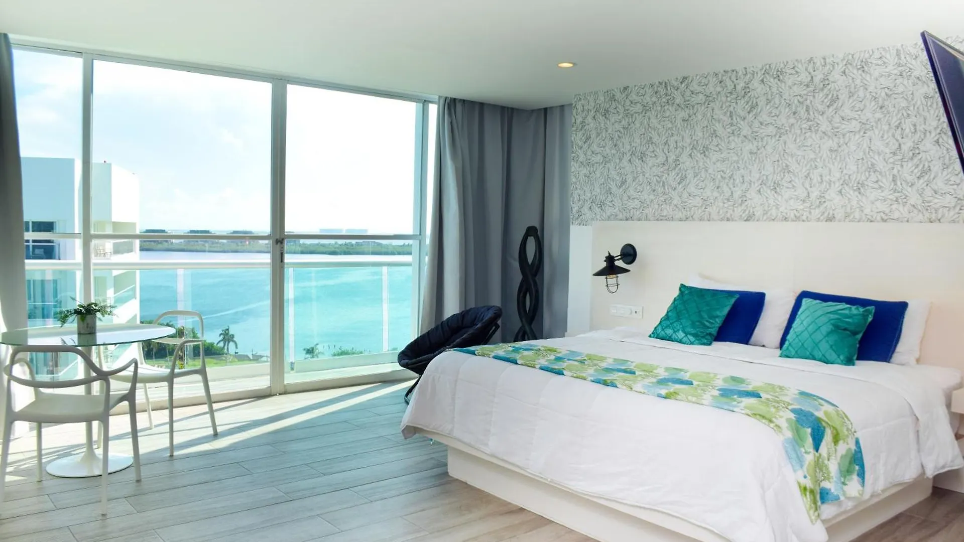Suite At The Best Beach, Balcony, Stunning Views, Gym, Jacuzi, Pool Cancún 0*,