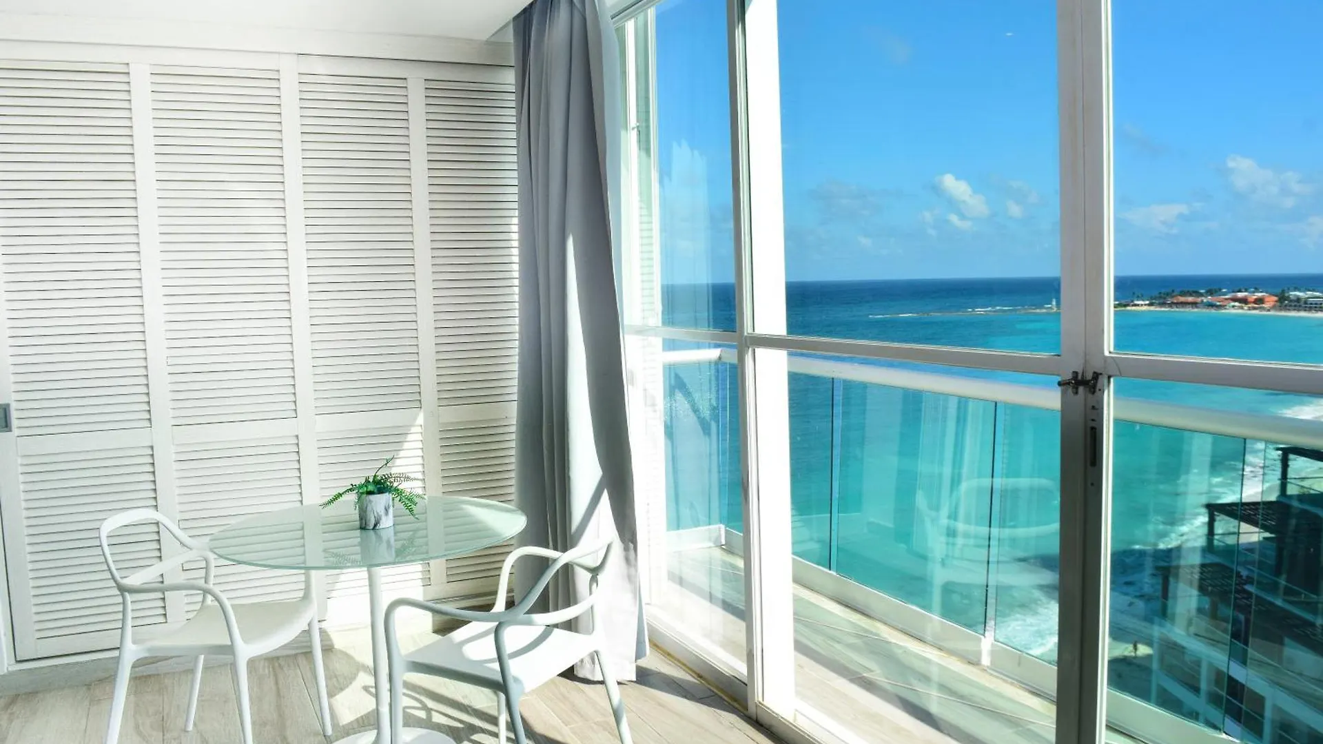 Suite At The Best Beach, Balcony, Stunning Views, Gym, Jacuzi, Pool Cancún Mexico