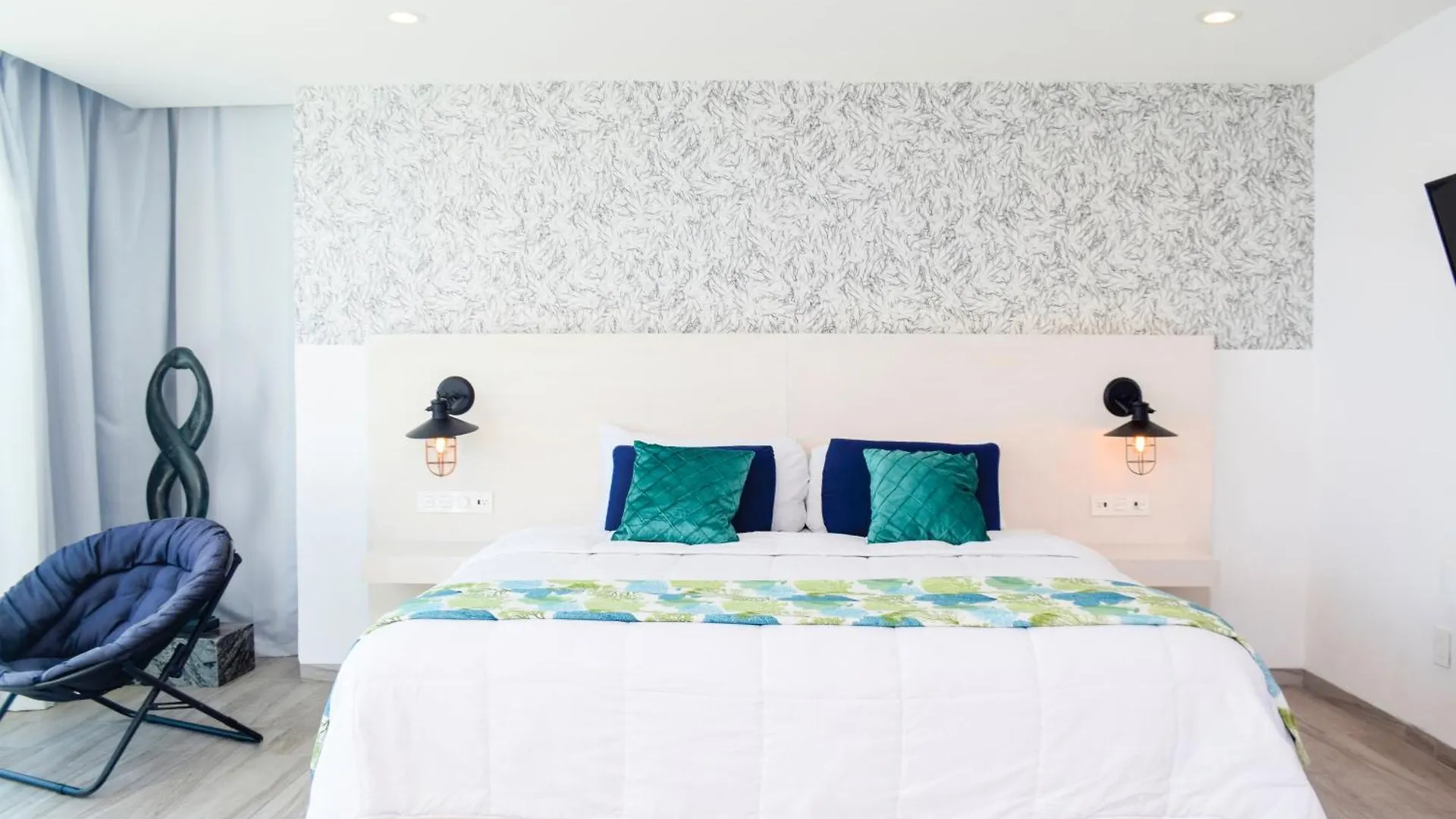 Suite At The Best Beach, Balcony, Stunning Views, Gym, Jacuzi, Pool Cancún